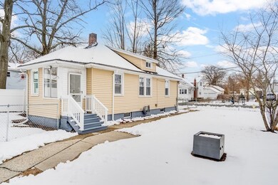 35 Stuart St, Springfield, MA 01119 - photo 3