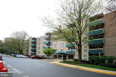 Lafayette Park unit 210, Falls Church, VA 22041 - photo 2