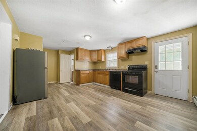 104 Granite St, Londonderry, NH 03053 - photo 4