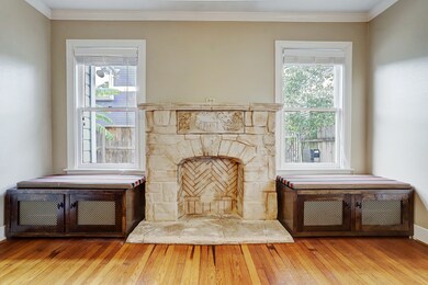 916 Eleanor St, Houston, TX 77009 - photo 5