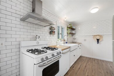 21 Sternbach St, West Warwick, RI 02893 - photo 7