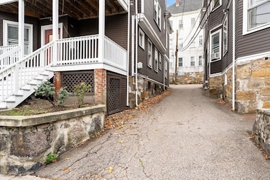 23 Burr St, Jamaica Plain, MA 02130 - photo 4