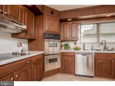 35 Glendale Rd, Havertown, PA 19083 - photo 6