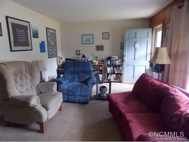 152 Wynnbrook Dr, Hendersonville, NC 28792 - photo 3