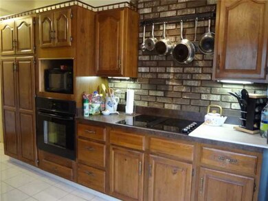 3100 Cooley Dr, Lansing, MI 48911 - photo 6