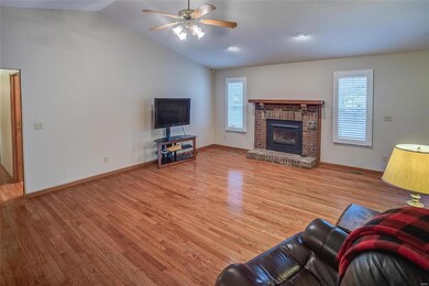 816 Rolling Meadows Dr, Maryville, IL 62062 - photo 7