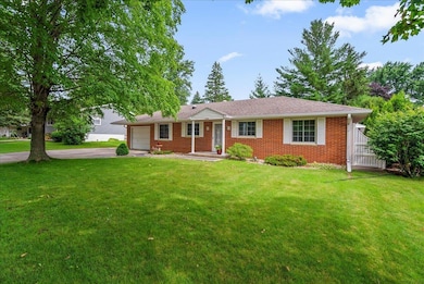 1304 4th Ave SW, Waverly, IA 50677 - photo 2