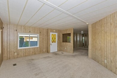 048-574368- living room (1)