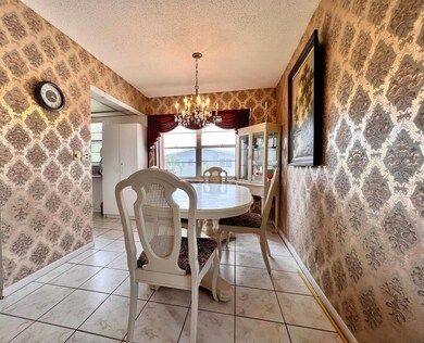 393 Sheffield P, West Palm Beach, FL 33417 - photo 4