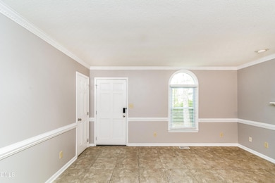 405 Hunters Ridge Dr, Fuquay Varina, NC 27526 - photo 2