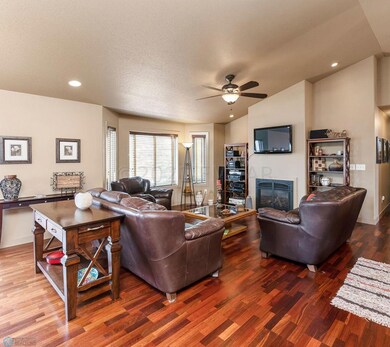 6. Livingroom with fireplace