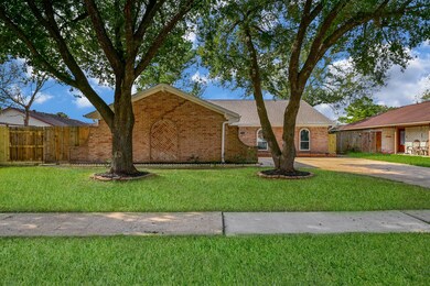 7515 Ashmole Ln, Houston, TX 77088 - photo 2