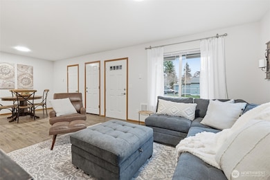 447 Oak Hill Ln, Burlington, WA 98233 - photo 6