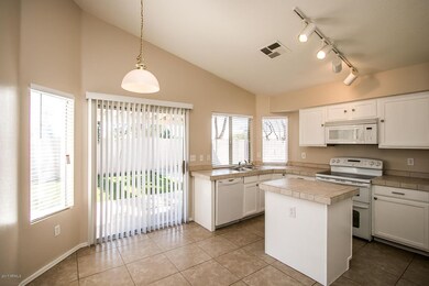 809 E Kesler Ln, Chandler, AZ 85225 - photo 5