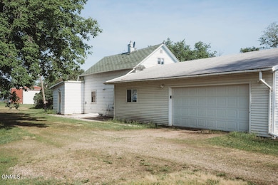 3811 78th Ave SE, Jamestown, ND 58401 - photo 6