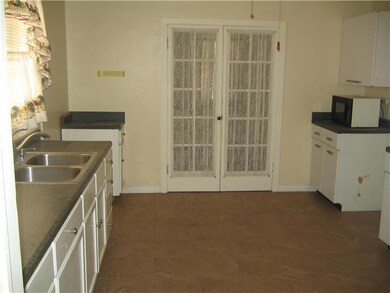 3417 Aurora Ave, El Paso, TX 79930 - photo 4