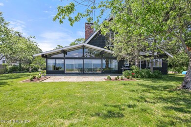 2 Lighthouse Ln Greenwich CT-large-060-0