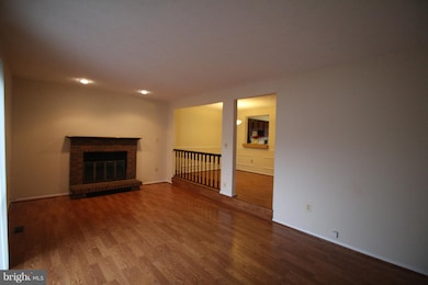 19056 Partridge Wood Dr, Germantown, MD 20874 - photo 2