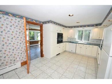 27 Pine St, Danville, NH 03819 - photo 6