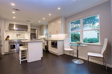 12458 Kimberley Ln, Houston, TX 77024 - photo 2