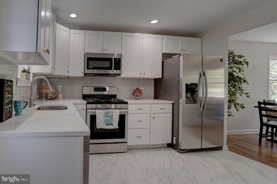 711 Raynor Ave, Catonsville, MD 21228 - photo 2