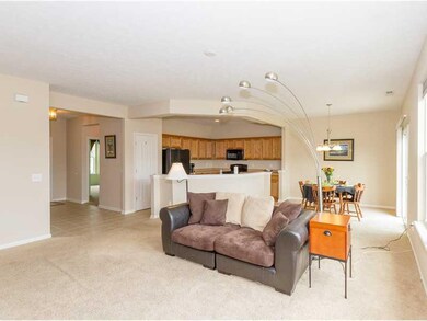 12807 Barons Ct, Fishers, IN 46037 - photo 4