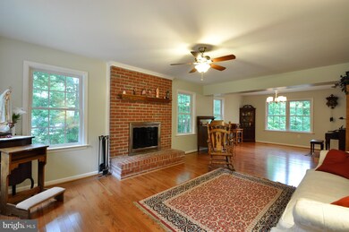 614 Southampton Dr, Ruther Glen, VA 22546 - photo 5