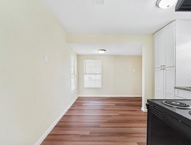 8248 Hartford St, Houston, TX 77017 - photo 6