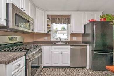 15 Edbert Dr, Holyoke, MA 01040 - photo 6