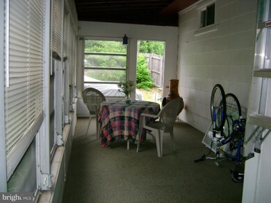 305 Milton Ct, Glen Burnie, MD 21061 - photo 3