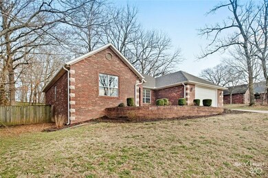 205 SW Tunbridge Dr, Bentonville, AR 72712 - photo 2
