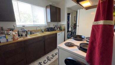 332 NE 9th St unit A & B, Grants Pass, OR 97526 - photo 6