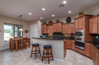 Kitchen & Eating Area
