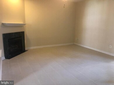 13009 Park Crescent Cir, Herndon, VA 20171 - photo 4