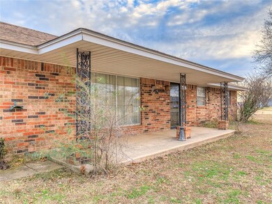 Exterior Front/Covered Porch