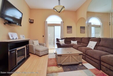 12 Simmons Ln, Staten Island, NY 10314 - photo 5