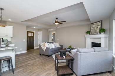 425 N Maplecrest Dr-8