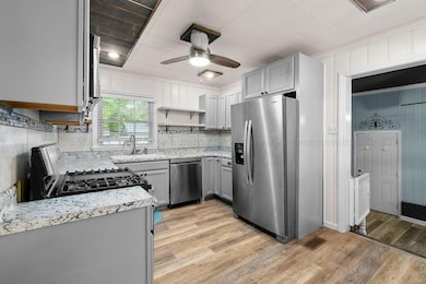 308 8th St W