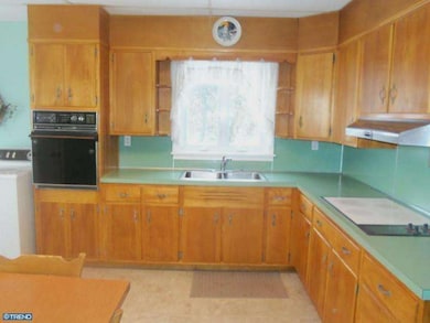 103 W Pennsylvania Ave, Downingtown, PA 19335 - photo 6