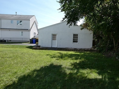 23 Townsend St, Fall River, MA 02724 - photo 6