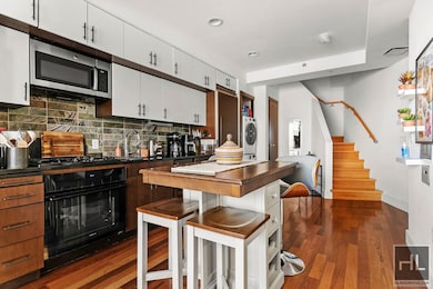 The Toren unit 3002, Brooklyn, NY 11201 - photo 3