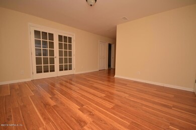 6736 Peter Rabbit Dr N, Jacksonville, FL 32210 - photo 3