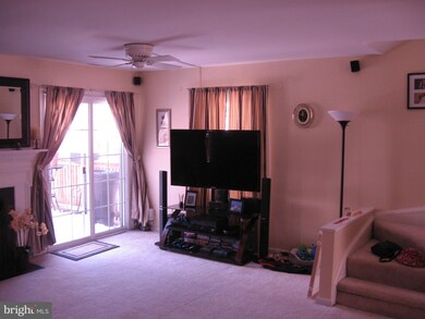 1476 Lowell Ct unit 18, Crofton, MD 21114 - photo 3