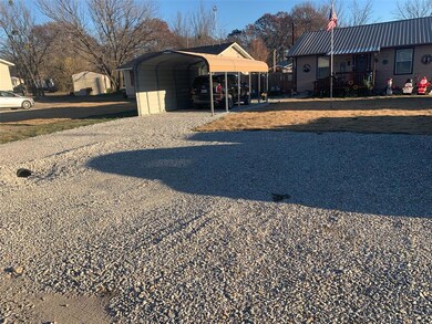 221 Spring Valley Cir, Azle, TX 76020 - photo 3