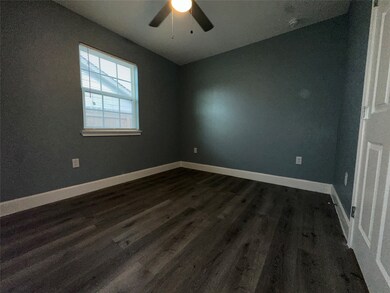 2449 Garapan St, Houston, TX 77091 - photo 6