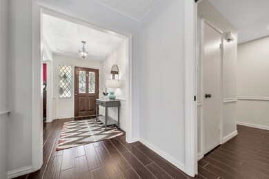 1020 Cheshire Ln, Houston, TX 77018 - photo 4