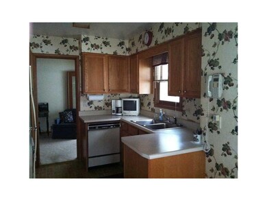 Kitchen. UPDATED KITCHEN.  OAK CABINETS.  APPLIANC