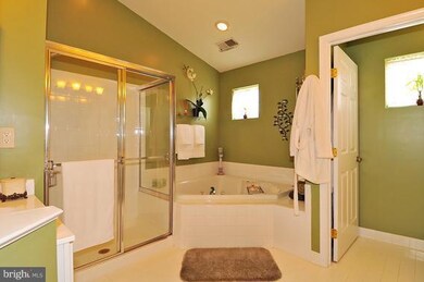 645 Tanglewood Dr, Sykesville, MD 21784 - photo 5