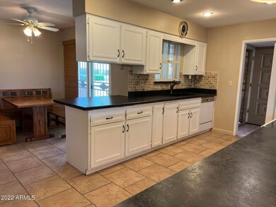 10740 W Hatcher Rd unit 60, Sun City, AZ 85351 - photo 4