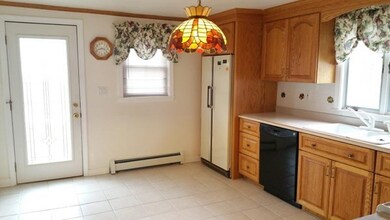 30 Lyman St unit A, Waltham, MA 02452 - photo 2